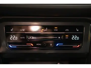 VW Tiguan R-Line TDI Allrad DSG  AHK LED Cam Webasto