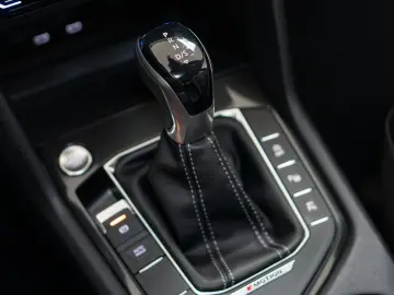 VW Tiguan R-Line TDI Allrad DSG  AHK LED Cam Webasto