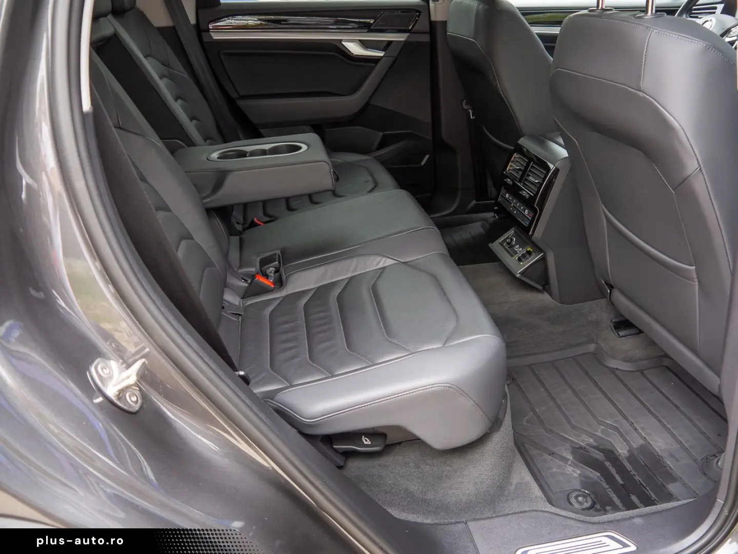 Volkswagen Touareg   3.0 TDI V6   231 CP   Euro 6   2020   S