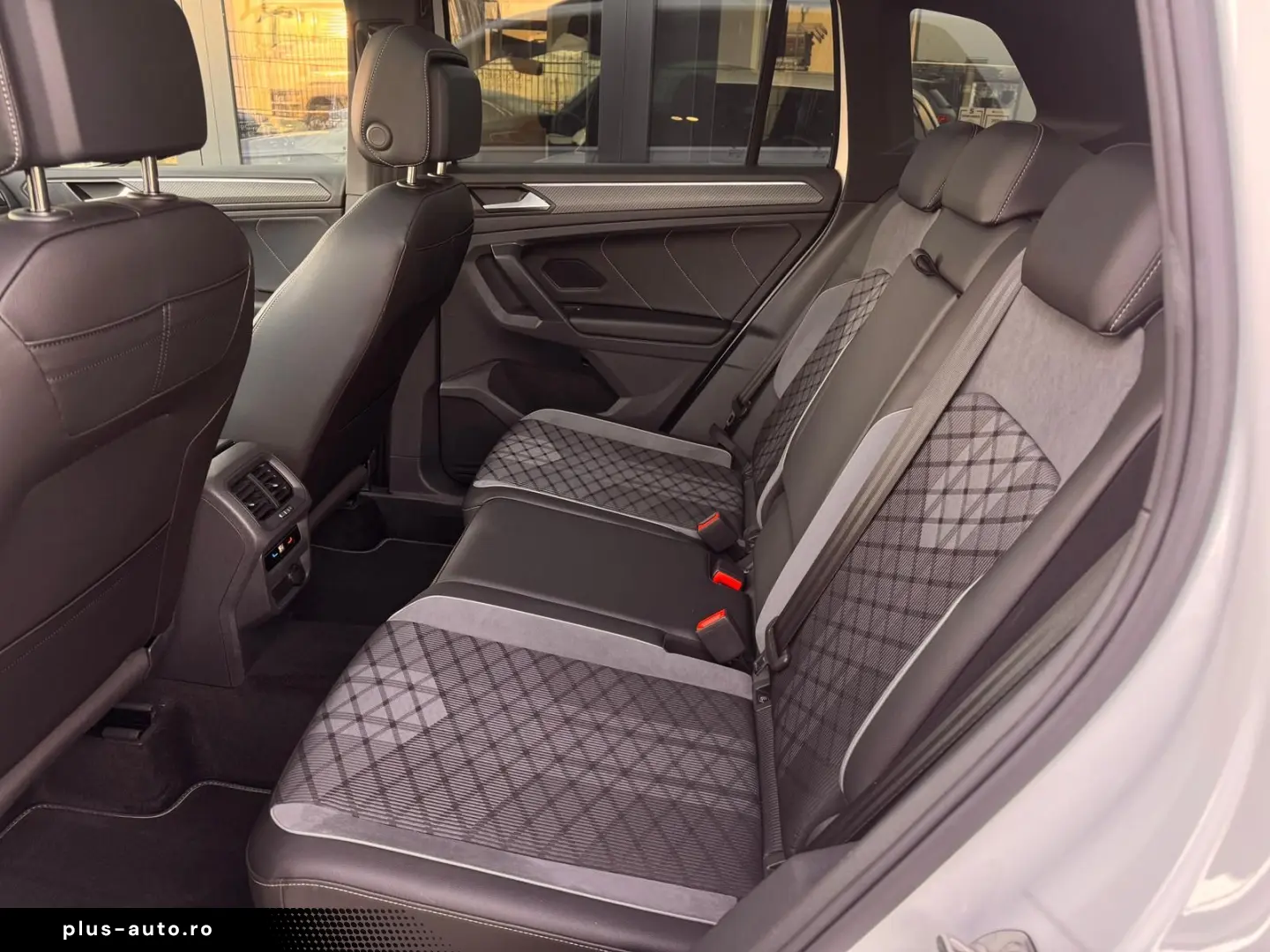 VW Tiguan R-Line 4Motion 2.0 TDI DSG LED ACC AHK