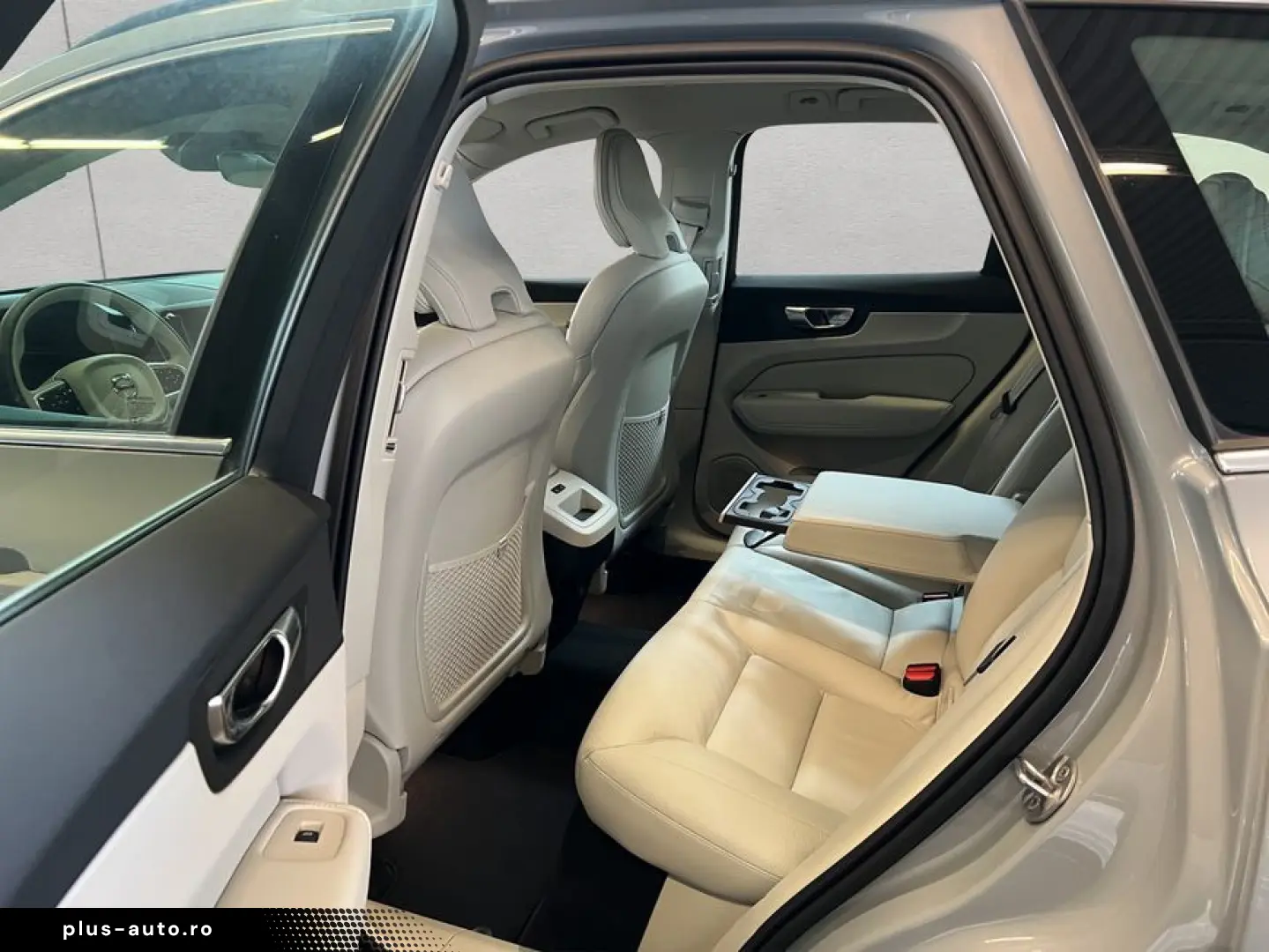 VOLVO XC60 B5 AWD Aut Leder-Beige PilotAssist BLIS 19'