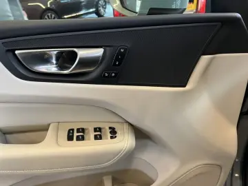 VOLVO XC60 B5 AWD Aut Leder-Beige PilotAssist BLIS 19'