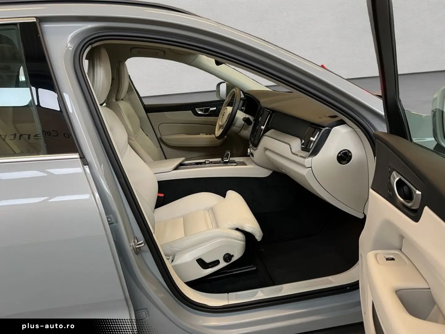 VOLVO XC60 B5 AWD Aut Leder-Beige PilotAssist BLIS 19'