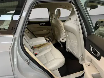 VOLVO XC60 B5 AWD Aut Leder-Beige PilotAssist BLIS 19'