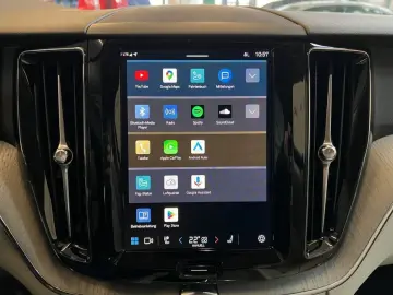 VOLVO XC60 B5 AWD Aut Leder-Beige PilotAssist BLIS 19'