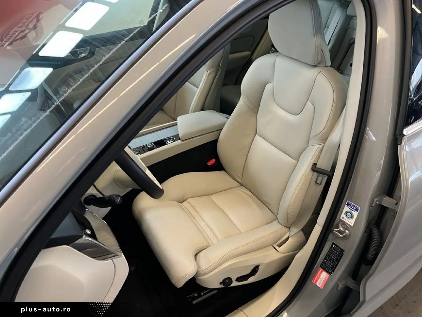 VOLVO XC60 B5 AWD Aut Leder-Beige PilotAssist BLIS 19'