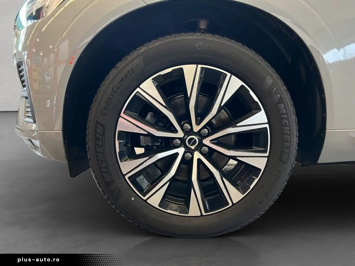 VOLVO XC60 B5 AWD Aut Leder-Beige PilotAssist BLIS 19'