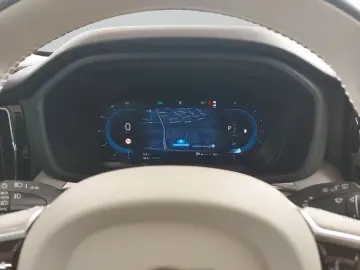 VOLVO XC60 B5 B AWD Core