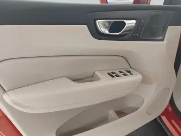 VOLVO XC60 B5 B AWD Core