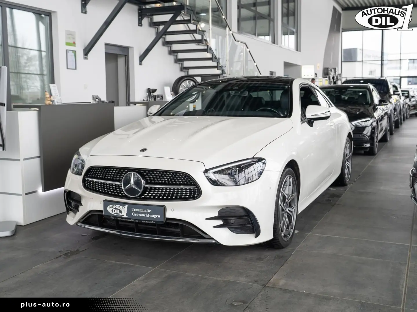 MERCEDES-BENZ E 220d  Coupé 4M 9G-T  PANORAMA AMG TOTWINKEL