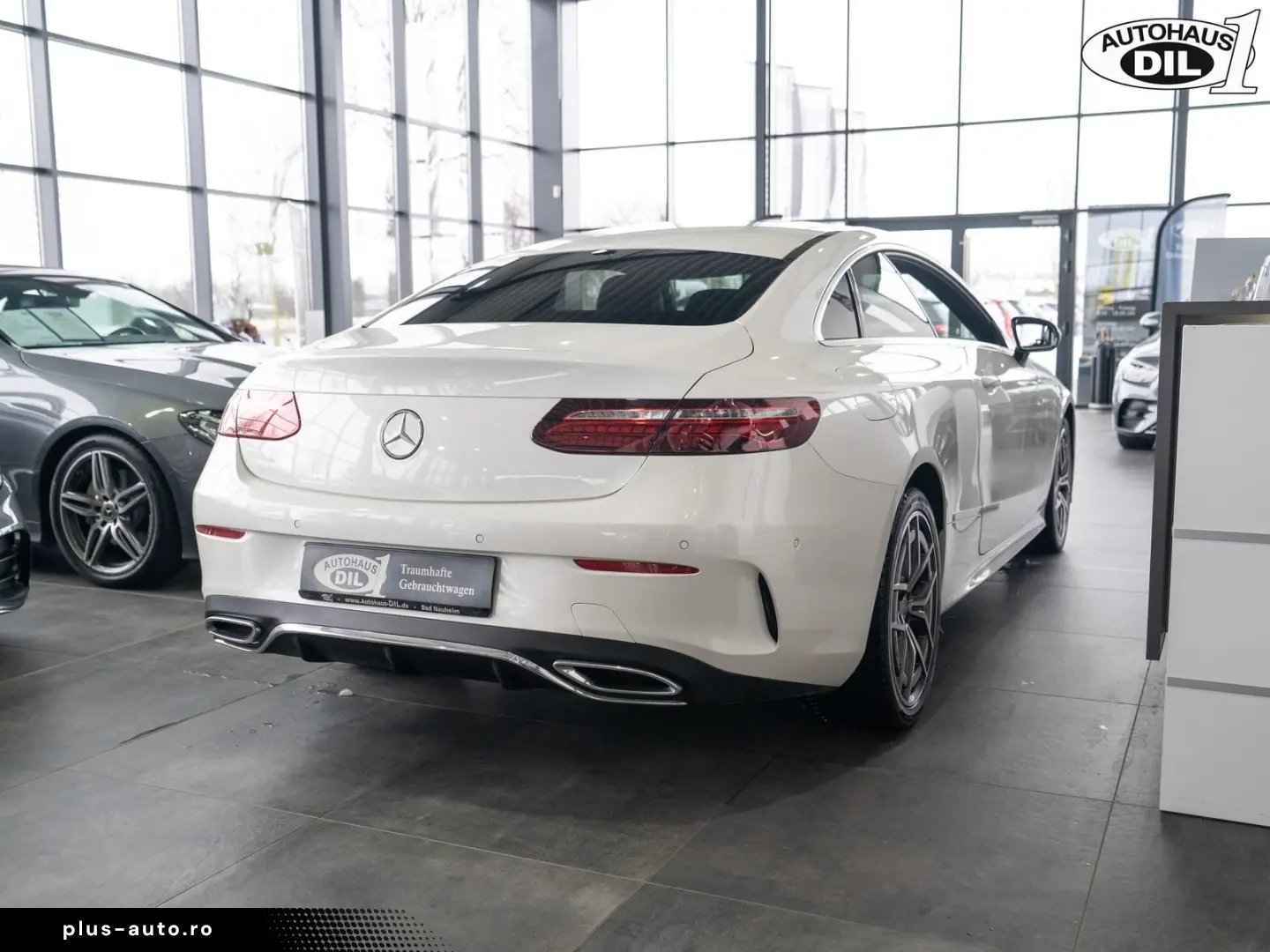 MERCEDES-BENZ E 220d  Coupé 4M 9G-T  PANORAMA AMG TOTWINKEL