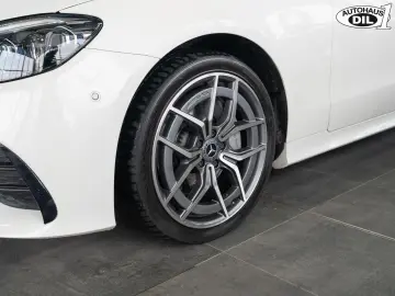 MERCEDES-BENZ E 220d  Coupé 4M 9G-T  PANORAMA AMG TOTWINKEL