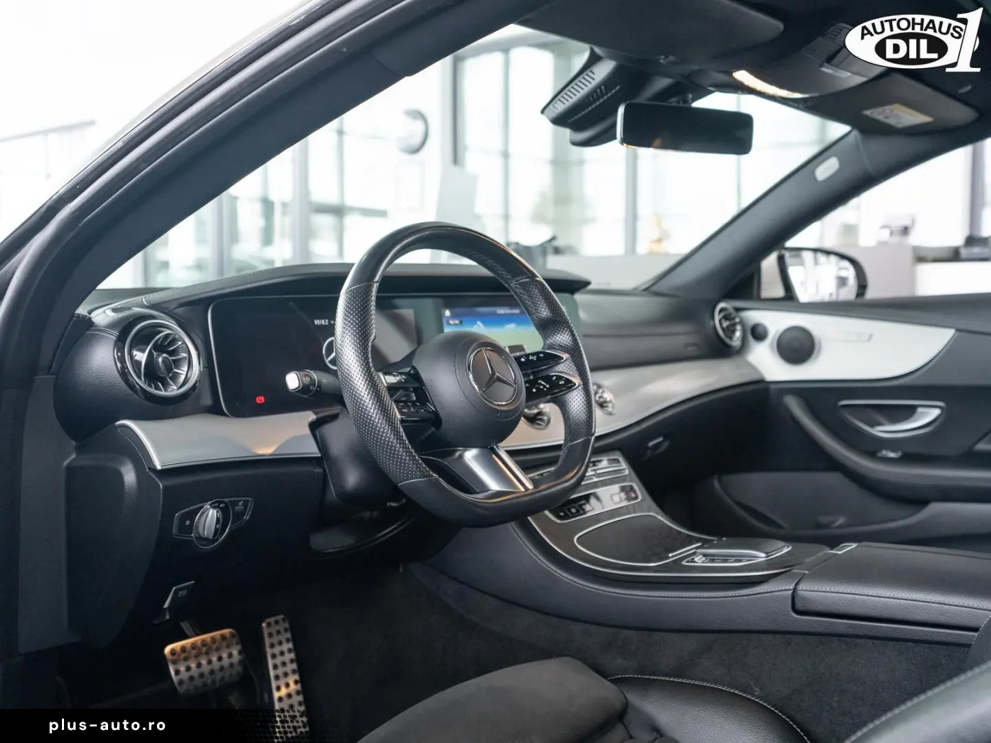 MERCEDES-BENZ E 220d  Coupé 4M 9G-T  PANORAMA AMG TOTWINKEL