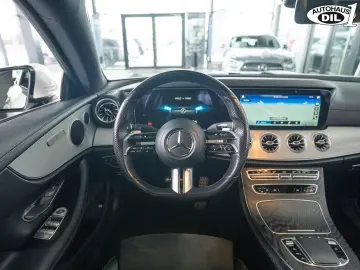 MERCEDES-BENZ E 220d  Coupé 4M 9G-T  PANORAMA AMG TOTWINKEL