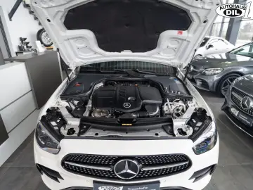 MERCEDES-BENZ E 220d  Coupé 4M 9G-T  PANORAMA AMG TOTWINKEL