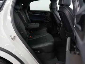 PORSCHE Cayenne Coupe E-Hybrid Kreide P-Display HUD AHK