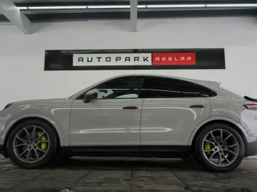 PORSCHE Cayenne Coupe E-Hybrid Kreide P-Display HUD AHK