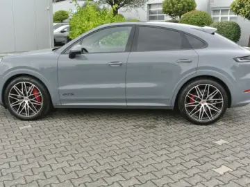 PORSCHE Cayenne Coupe GTS artik 3 display 22  14 wege