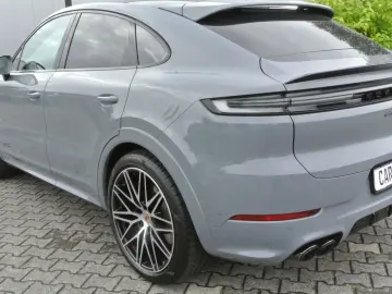 PORSCHE Cayenne Coupe GTS artik 3 display 22  14 wege