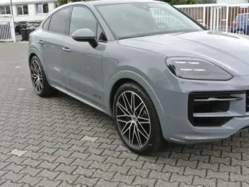PORSCHE Cayenne Coupe GTS artik 3 display 22  14 wege