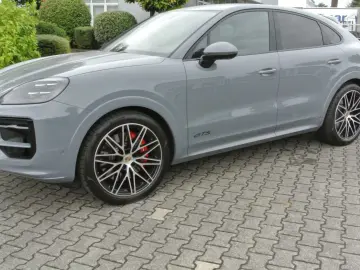 PORSCHE Cayenne Coupe GTS artik 3 display 22  14 wege