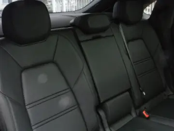 PORSCHE Cayenne Coupe GTS artik 3 display 22  14 wege