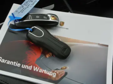 PORSCHE Cayenne Coupe GTS artik 3 display 22  14 wege