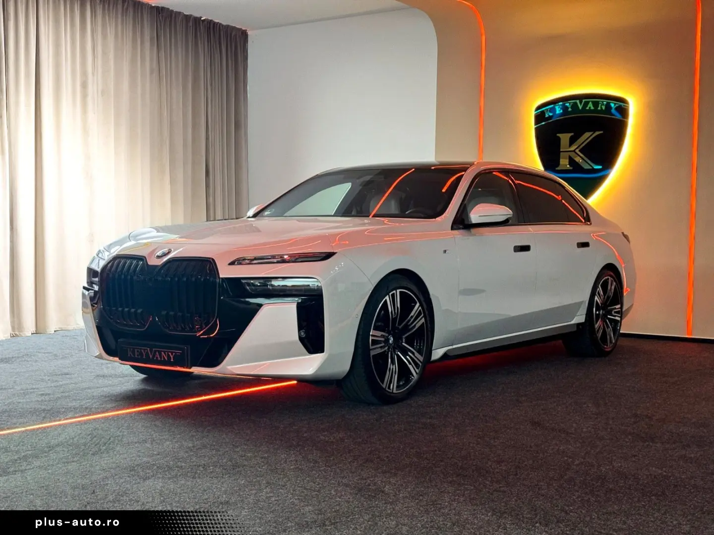 BMW 740d xD 4xMASSG MPRO SKY TV KRIST EXC.LNG B&W 21