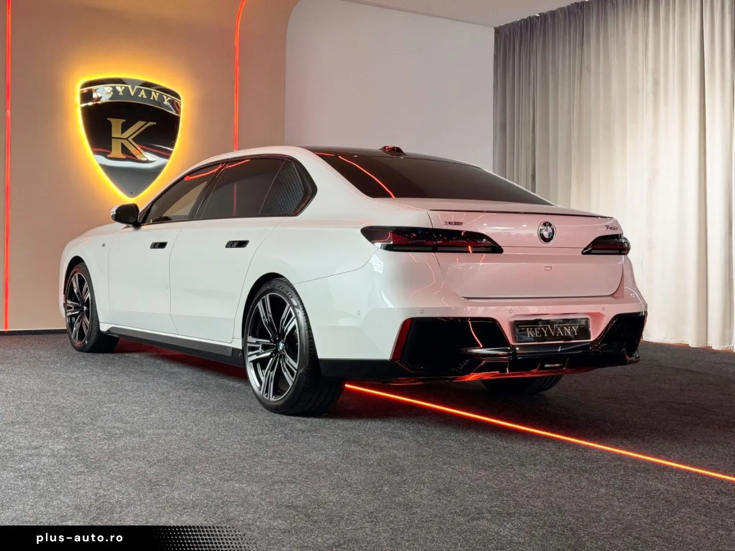 BMW 740d xD 4xMASSG MPRO SKY TV KRIST EXC.LNG B&W 21