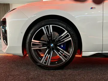 BMW 740d xD 4xMASSG MPRO SKY TV KRIST EXC.LNG B&W 21