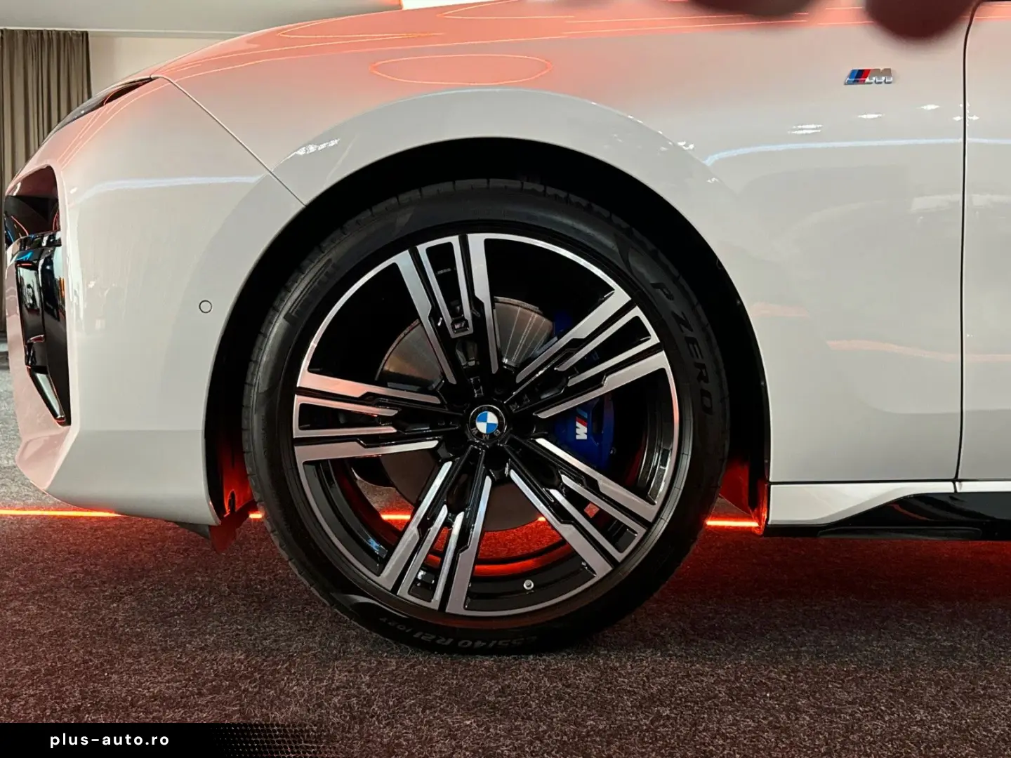 BMW 740d xD 4xMASSG MPRO SKY TV KRIST EXC.LNG B&W 21