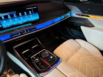 BMW 740d xD 4xMASSG MPRO SKY TV KRIST EXC.LNG B&W 21