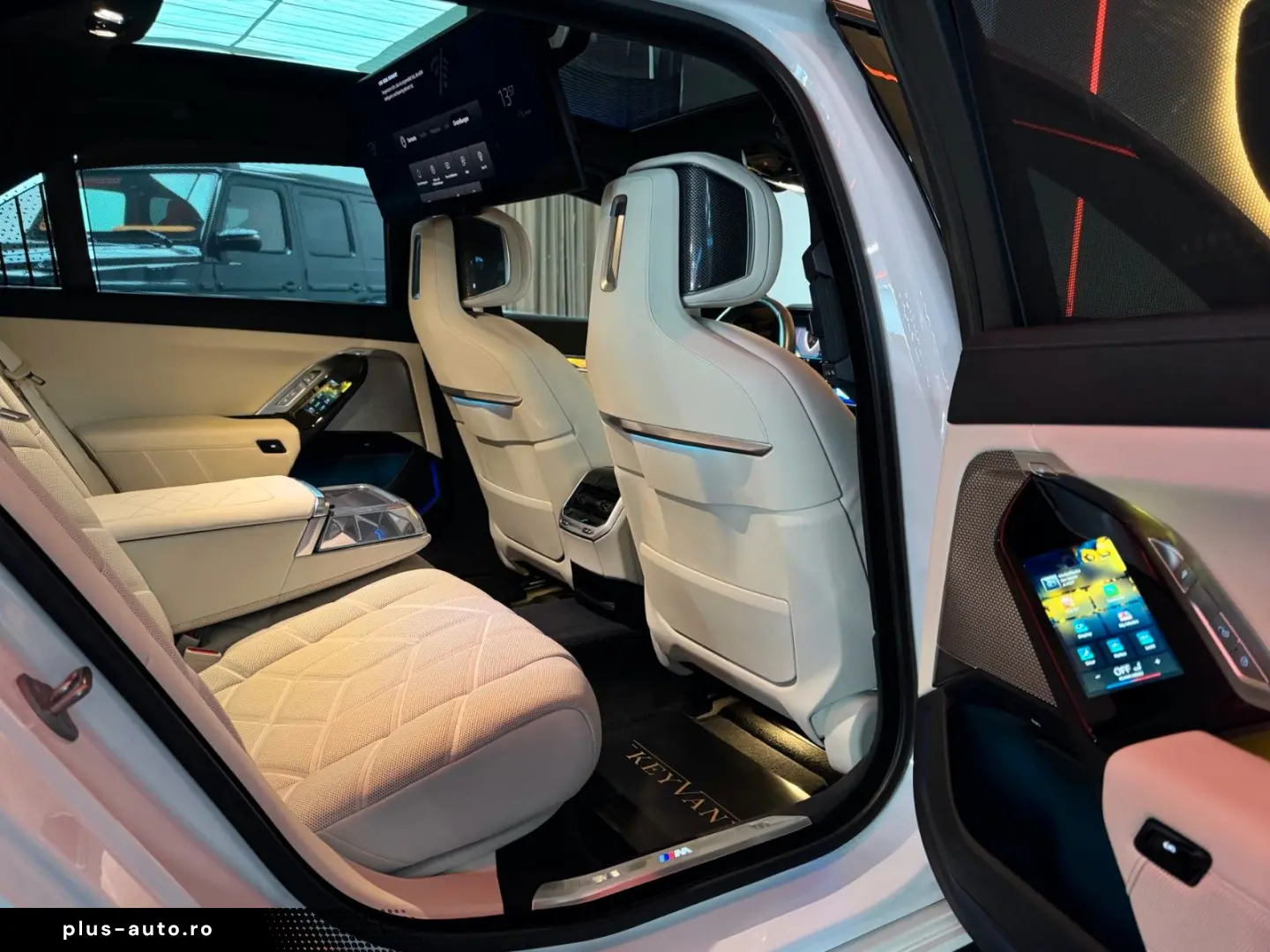 BMW 740d xD 4xMASSG MPRO SKY TV KRIST EXC.LNG B&W 21