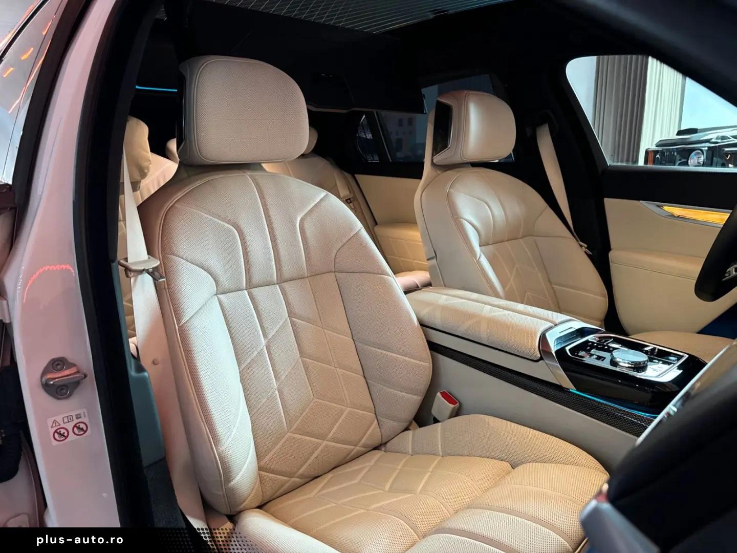 BMW 740d xD 4xMASSG MPRO SKY TV KRIST EXC.LNG B&W 21