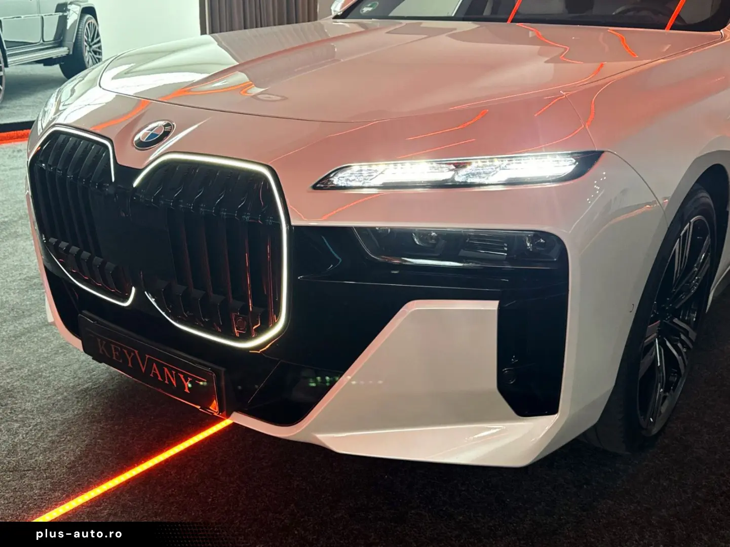 BMW 740d xD 4xMASSG MPRO SKY TV KRIST EXC.LNG B&W 21