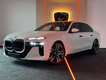 BMW 740d xD 4xMASSG MPRO SKY TV KRIST EXC.LNG B&W 21