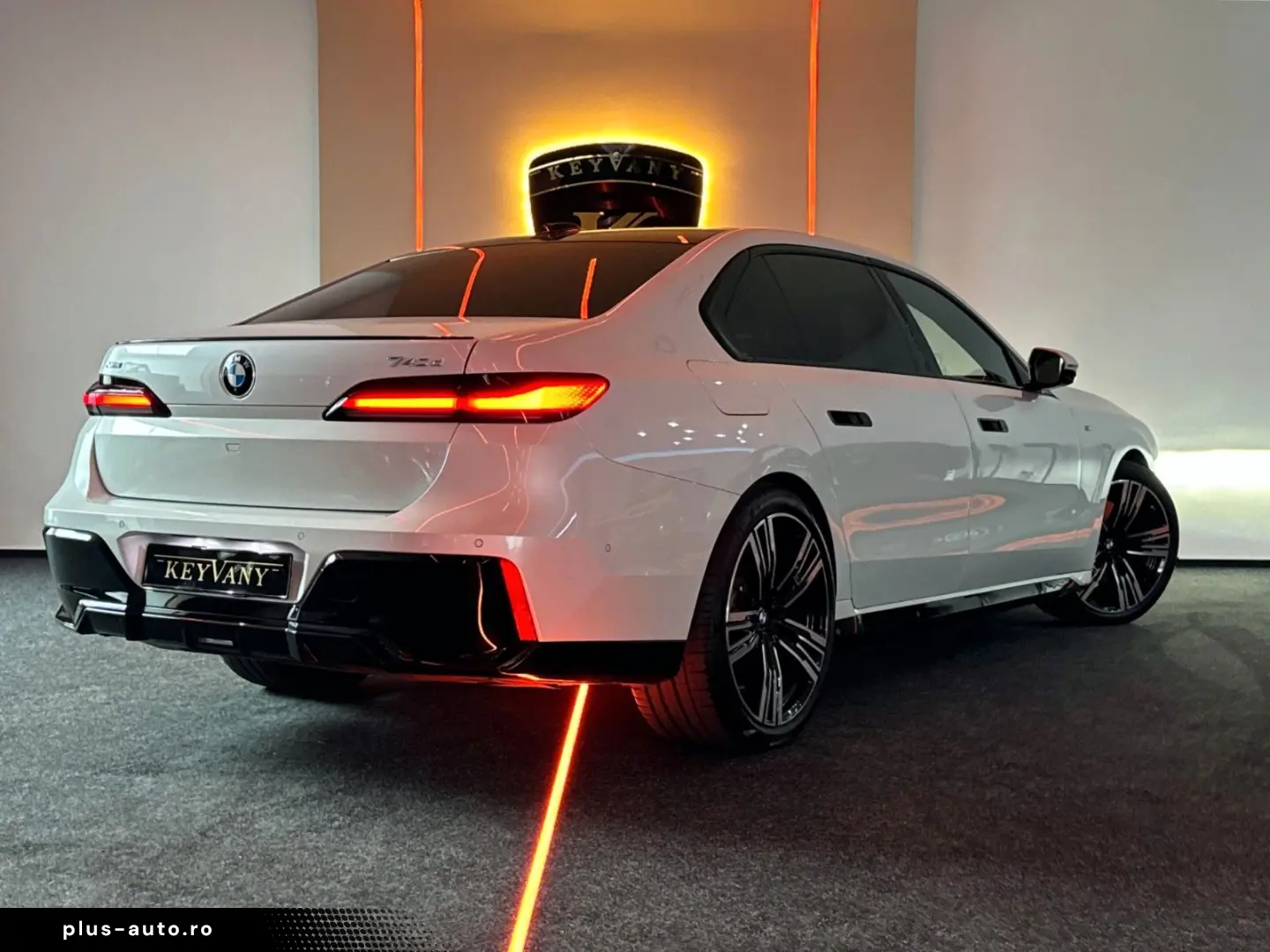 BMW 740d xD 4xMASSG MPRO SKY TV KRIST EXC.LNG B&W 21