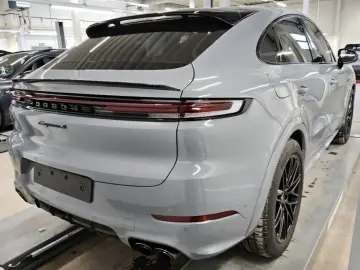 PORSCHE Cayenne Coupe S E-Hybrid Sport Design Paket HAL