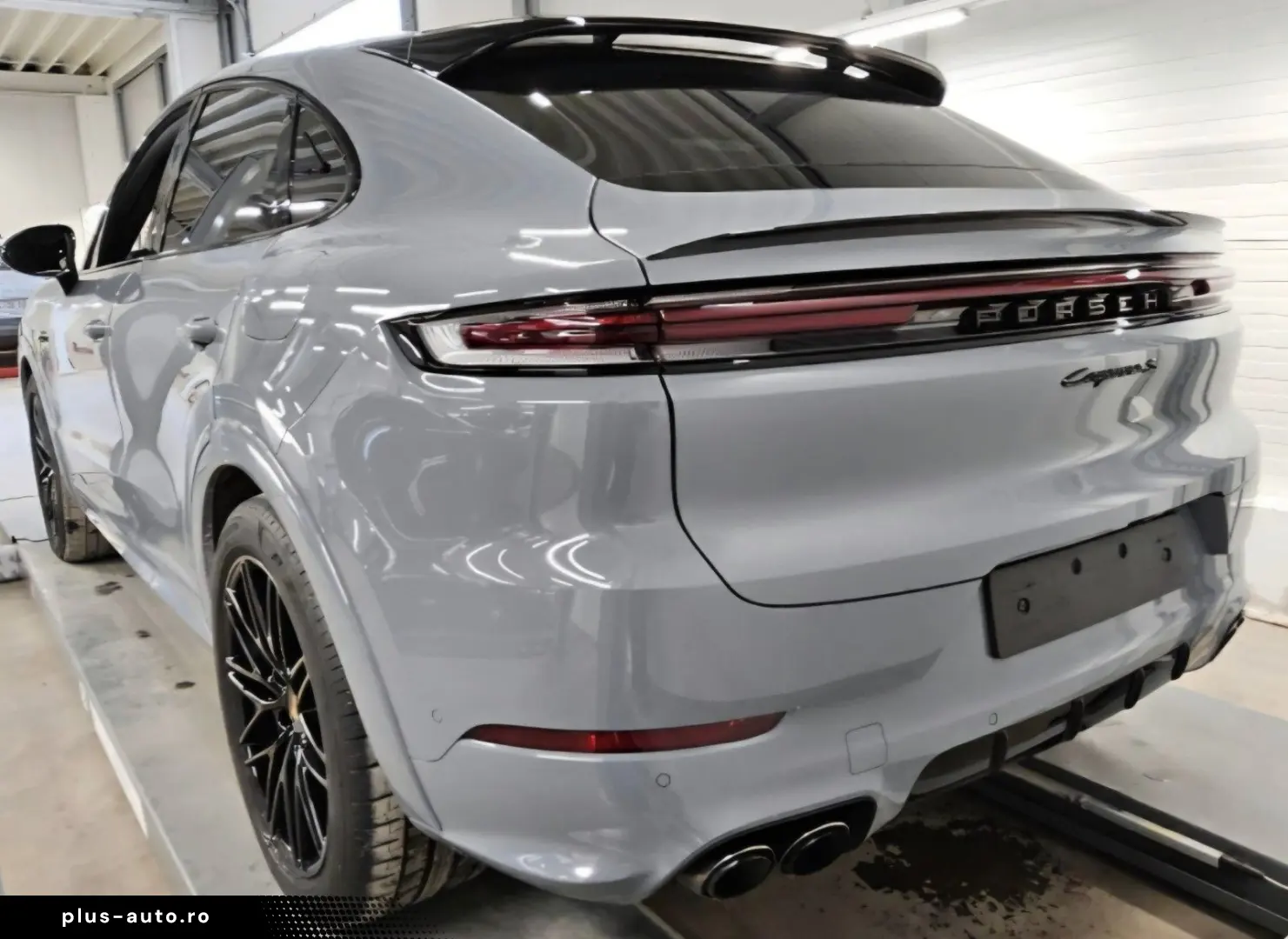 PORSCHE Cayenne Coupe S E-Hybrid Sport Design Paket HAL