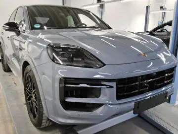 PORSCHE Cayenne Coupe S E-Hybrid Sport Design Paket HAL