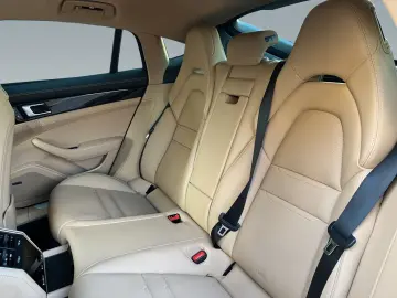 PORSCHE Panamera 4S E-Hybrid Pano. BOSE  PDLS  Sportabf.