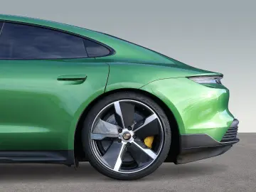 PORSCHE Taycan Turbo S Burmester Clubleder Nachtsicht