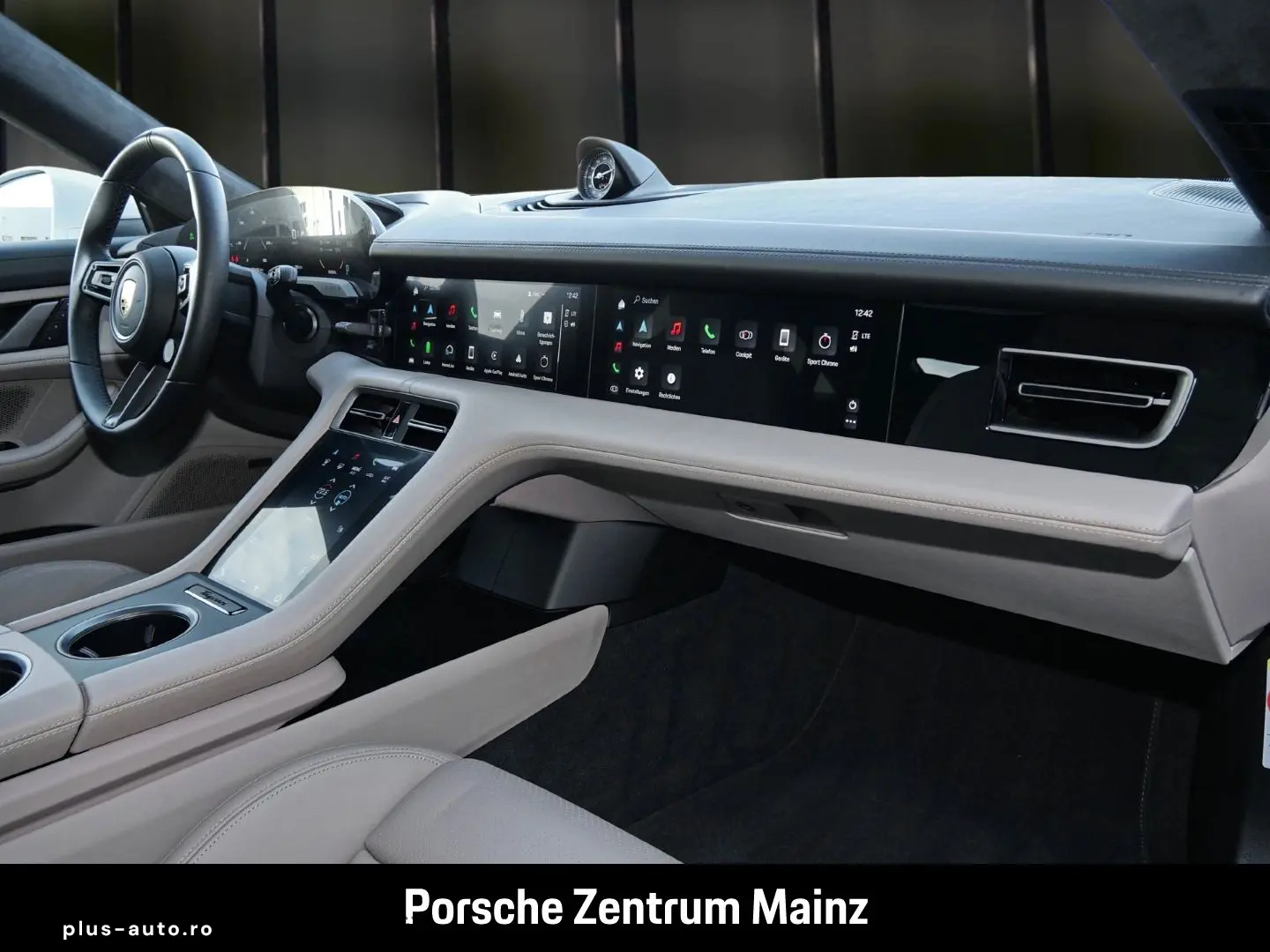 PORSCHE Taycan Turbo Pano Beifahrerdisplay 18WegeSitze