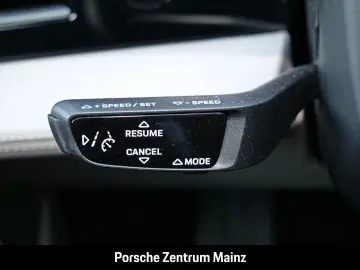 PORSCHE Taycan Turbo Pano Beifahrerdisplay 18WegeSitze