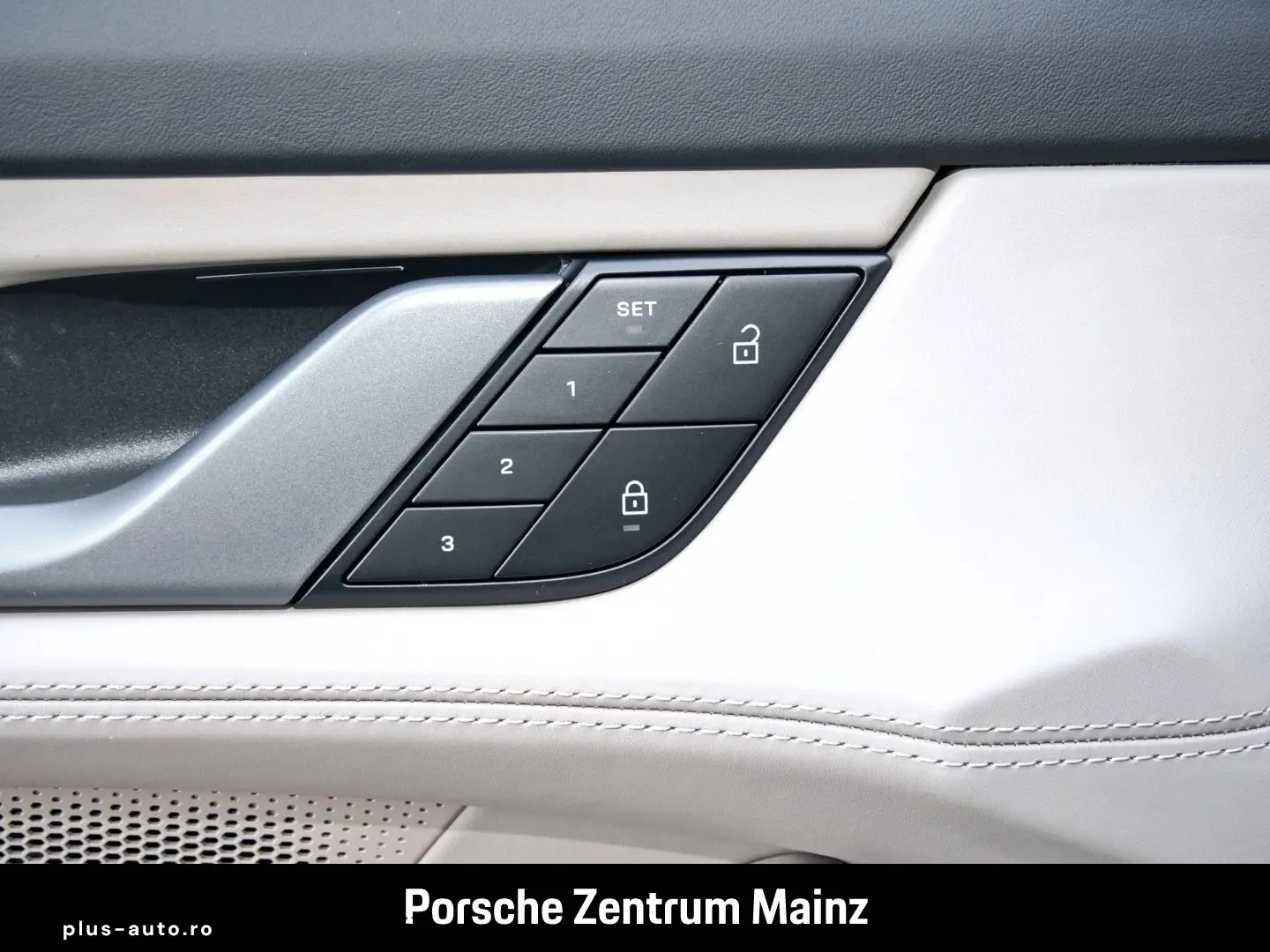 PORSCHE Taycan Turbo Pano Beifahrerdisplay 18WegeSitze