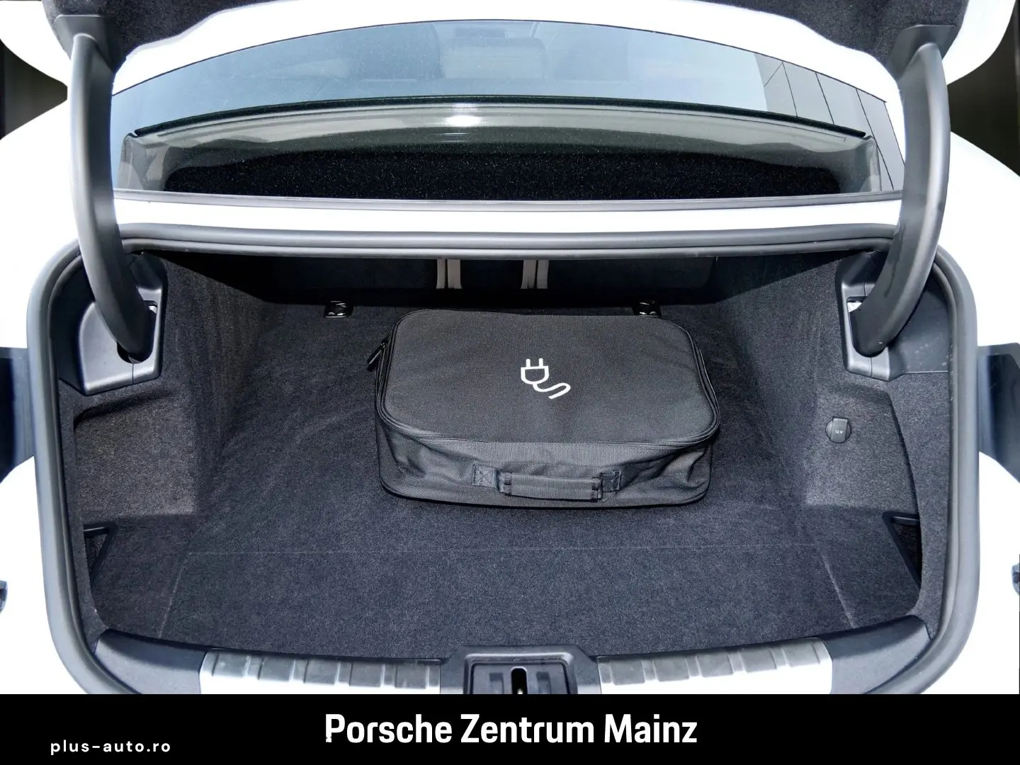 PORSCHE Taycan Turbo Pano Beifahrerdisplay 18WegeSitze