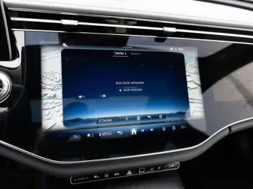 MERCEDES-BENZ E 220 d 4M AMG-Sport Super Pano Burm AHK Night