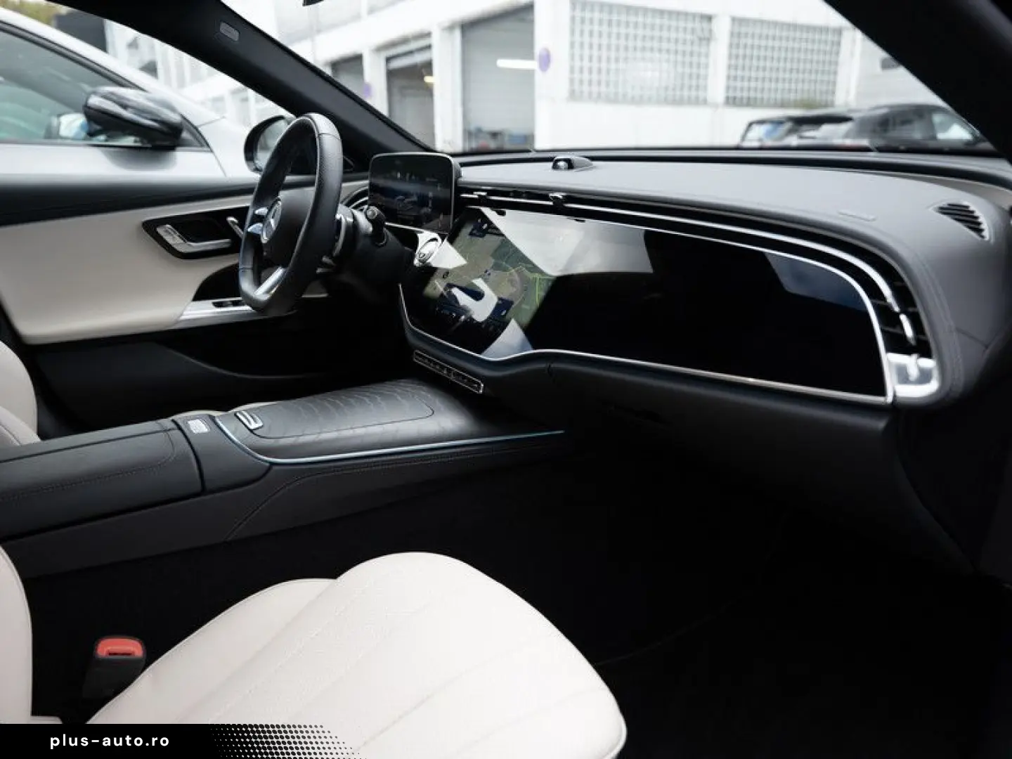 MERCEDES-BENZ E 220 d 4M AMG-Sport Super Pano Burm AHK Night