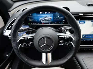 MERCEDES-BENZ E 220 d 4M AMG-Sport Super Pano Burm AHK Night