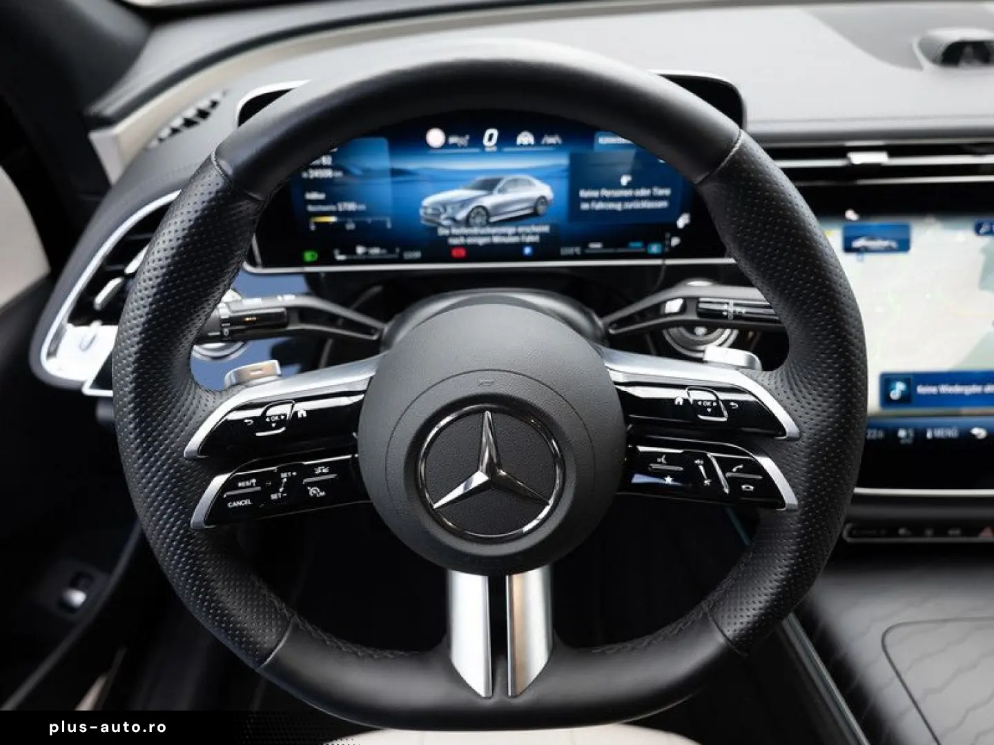 MERCEDES-BENZ E 220 d 4M AMG-Sport Super Pano Burm AHK Night